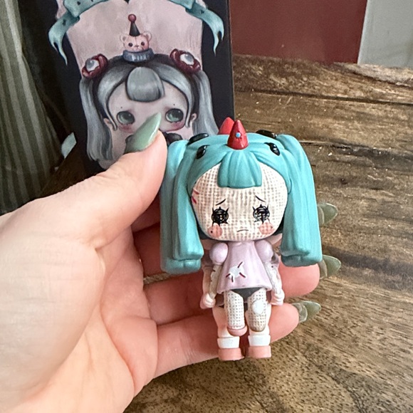 Popmart Tiny Tiny Prologue Puppet Blue-Haired Figurine - Picture 2 of 2